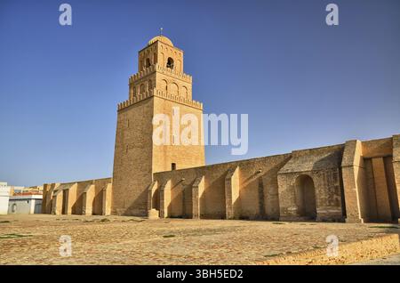 Alte große Moschee in Kairouan in der Sahara, Tunesien, Afrika, HDR, Tunesien, Afrika Stockfoto