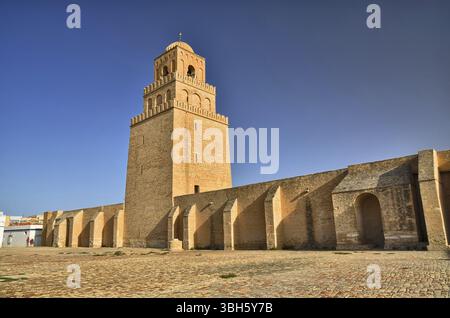 Alte große Moschee in Kairouan in der Sahara, Tunesien, Afrika, HDR, Tunesien, Afrika Stockfoto