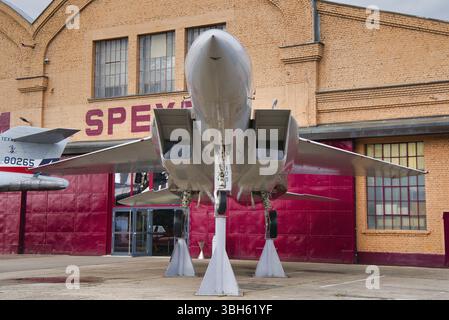SPEYER, DEUTSCHLAND - OKTOBER 2022: White USAF McDonnell Douglas F-15 Eagle US Air Tactical Kampfflugzeug 1972 im Technikmuseum Speyer Stockfoto