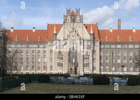 Amtsgericht Hochzeit, Hauptportal, Neogotik, Rudolf Moennich, Berlin, Deutschland, Berlin, Deutschland, Europa Stockfoto