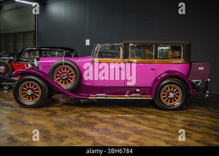 SINSHEIM, DEUTSCHLAND - MAI 2022: Mercedes-Benz Pink 630 1928 160PS Stockfoto