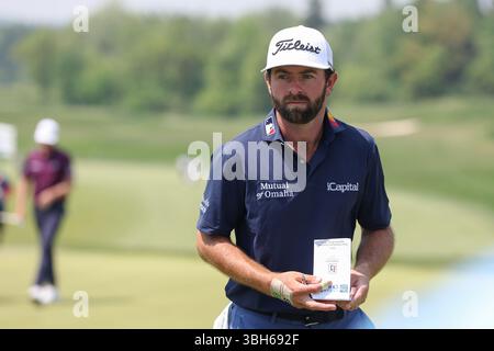Caledon, Ontario, Kanada. Juni 2025. Cameron Young geht in der dritten Runde der RBC Canadian Open, die im TPC Toronto im Osprey Valley in Caledon, Ontario, Kanada stattfand, über das neunten Grün. Daniel Lea/CSM/Alamy Live News Stockfoto
