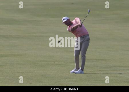 Caledon, Ontario, Kanada. Juni 2025. Danny Willett macht in der dritten Runde der RBC Canadian Open im TPC Toronto im Osprey Valley in Caledon, Ontario, Kanada einen eisernen Schuss. Daniel Lea/CSM/Alamy Live News Stockfoto