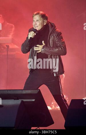 Dieter Bohlen live mit seinem Programm 40 Jahre Modern Talking auf dem Stars of Sound Festival 2025 auf dem Stadtpaltz. Aarberg, 06.06.2025 *** Dieter Bohlen live mit seinem Programm 40 Years of Modern Talking beim Stars of Sound Festival 2025 auf dem Stadtpaltz Aarberg, 06 06 2025 Foto:XP.xFrauchigerx/xFuturexImagex Stars of Sounds 5627 Stockfoto