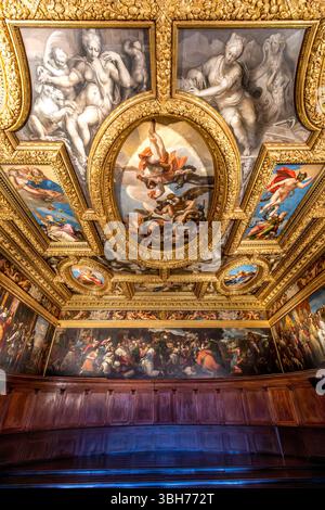 Venedig, Italien - 6. Februar 2025: Kammer des Großen Rates (Sala del Maggior Consiglio) im Dogenpalast (Palazzo Ducale) in Venedig Stockfoto