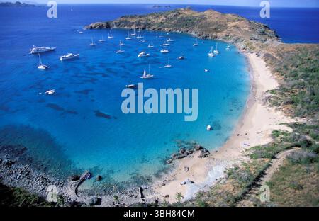 FRANZÖSISCH-WESTINDIEN. SAINT BARTHELEMY ISLAND, COLOMBIER BAY LUFTBILD Stockfoto