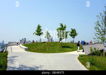 Ottawa, Kanada - 7. Juni 2025: Der neu gestaltete Kiweki Point bietet Zugang zu spektakulären Aussichtspunkten mit Panoramablick auf das Parliament Hi Stockfoto