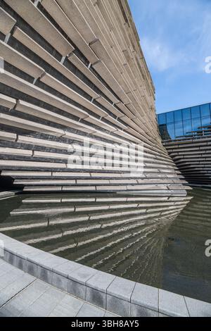 Die Architektur des Victoria and Albert Museum and Reflection , Dundee, Angus, Schottland Stockfoto