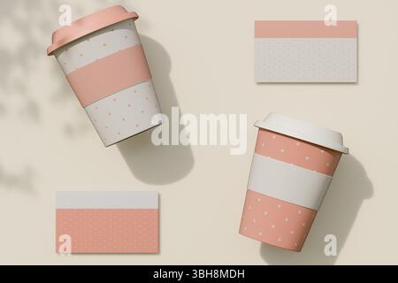 Zwei rosafarbene und weiße Einweg-Kaffeetassen mit Deckeln und passenden Visitenkarten auf beigefarbenem Hintergrund. 3D-Rendering Stockfoto