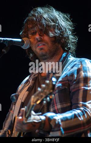 Die französische Sängerin Saez live beim brüsseler Sommerfest. | Saez en Concert au Bruxelles Summer Festival. Pix: Damien Saez Stockfoto