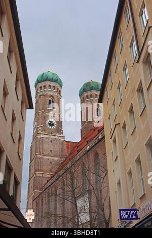 München - 20. Dezember 2023: Frauenkirche Stockfoto