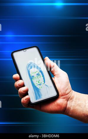 Smartphone mit Gesichtserkennungssoftware-App auf dem Bildschirm Stockfoto