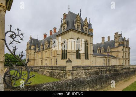 Schloss Ecouen aus dem 16. Jahrhundert mit dem Musee National de la Renaissance, Departement Val d’Aoise, Region Ile-de-France, Frankreich, Europa Stockfoto