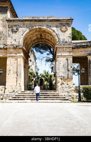 Palast von St. Michael und St. George, heute eine Asiatische Kunstgalerie in Korfu Stadt, Griechenland Stockfoto