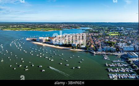Panorama von Marina und Strand in Arcachon von einer Drohne, Arcachon, Gironde, Frankreich, Europa Stockfoto