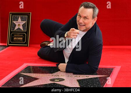 Los Angeles, Usa. Juni 2025. Christian Slater wurde am Montag, 9. Juni 2025 in Los Angeles, KALIFORNIEN, mit dem 2.815. Stern auf dem Hollywood Walk of Fame ausgezeichnet. Foto: John McCoy/UPI Credit: UPI/Alamy Live News Stockfoto