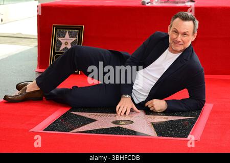 Los Angeles, Usa. Juni 2025. Christian Slater wurde am Montag, 9. Juni 2025 in Los Angeles, KALIFORNIEN, mit dem 2.815. Stern auf dem Hollywood Walk of Fame ausgezeichnet. Foto: John McCoy/UPI Credit: UPI/Alamy Live News Stockfoto
