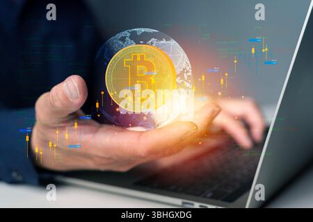Digitales Konzeptbild eines Hand-Hold-Bitcoin-Symbols mit globalem Blockchain-Netzwerk und Candlestick-Aktienchart, das Kryptowährungshandel und Investm zeigt Stockfoto