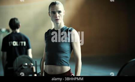 The Quiet Ones (2024) von Frederik Louis Hviid mit Amanda Collins. Im Jahr 2008 führte eine Gruppe von Männern aus Dänemark und ganz Europa den größten Raub in der dänischen Geschichte durch. Werbung NUR REDAKTIONELLE VERWENDUNG. Hinweis: BFA/Magnetfreigabe Stockfoto
