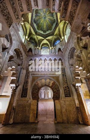 Mihrab und Kuppel der Maqsura der Moschee von Cordoba. Mezquita oder Moschee Kathedrale, Cordoba, Andalusien, Spanien Stockfoto