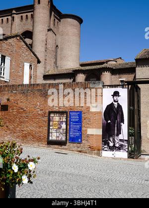 Eintritt in das Toulouse-Lautrec Museum, die größte öffentliche Sammlung der Werke von Henri de Toulouse-Lautrec, Albi, Frankreich. Stockfoto