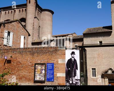 Eintritt in das Toulouse-Lautrec Museum, die größte öffentliche Sammlung der Werke von Henri de Toulouse-Lautrec, Albi, Frankreich. Stockfoto