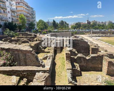 Ruinen des antiken römischen Aquäduktmarktes in der Stadt thessaloniki in griechenland Stockfoto