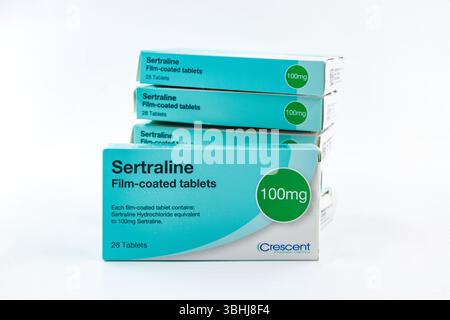 Verpackung von Crescent Sertralin 100 mg Filmtabletten auf weißem Hintergrund Stockfoto