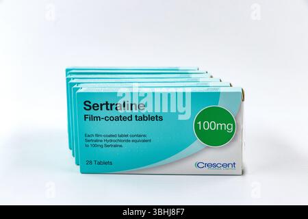 Verpackung von Crescent Sertralin 100 mg Filmtabletten auf weißem Hintergrund Stockfoto