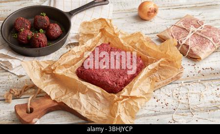 Pflanzliche Hackfleischalternative aus Soja-, Linsen- oder Erbsenprotein – geeignet für vegane und vegetarische Küche Stockfoto