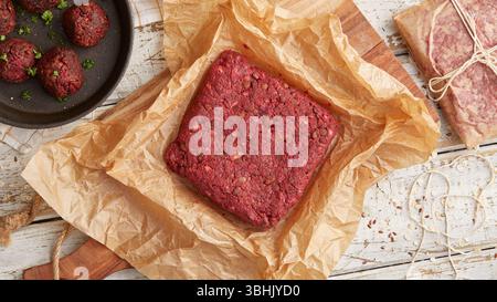 Pflanzliche Hackfleischalternative aus Soja-, Linsen- oder Erbsenprotein – geeignet für vegane und vegetarische Küche Stockfoto