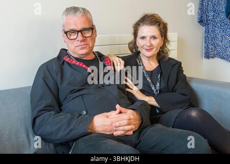 Der Filmkritiker Mark Kermode und seine Frau Linda Ruth Williams besuchten das Shetland-Drehbuch-Festival, um das Kino mit dem Publikum auf den Inseln zu feiern. Stockfoto