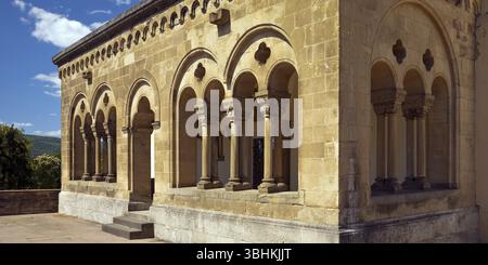 Neoromanische Halle im Innenhof des Schlosses Bad Homburg vor der Hoehe, Hessen, Deutschland, Europa Stockfoto