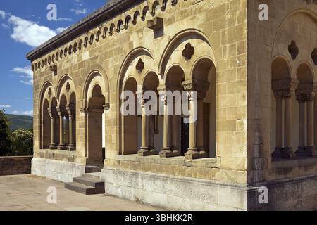 Neoromanische Halle im Innenhof des Schlosses Bad Homburg vor der Hoehe, Hessen, Deutschland, Europa Stockfoto