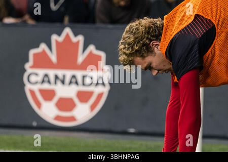 Toronto, Kanada. Juni 2025. Toronto, Ontario, Kanada, 10. Juni 2025 Jacob Shaffelburg (14 Kanada) wärmt sich während des Freundschaftsspiels zwischen Kanada und Elfenbeinküste auf dem BMO Field in Toronto auf (NUR REDAKTIONELLE VERWENDUNG). (Curtis Wong/SPP) Credit: SPP Sport Press Photo. /Alamy Live News Stockfoto