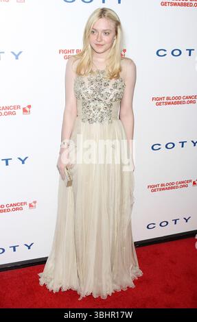 Dakota Fanning auf der 6. Jährlichen LinkedIn Against Blood Cancer DKMS Gala in New York City - 26. April 2012 Stockfoto