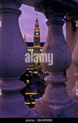 Wien, Ringstraße, Rathaus, Weihnachtsmarkt // Wien, Ringstraße, Rathaus, Weihnachtsmarkt *** Wien, Ringstraße, Rathaus, Weihnachtsmarkt Vi Stockfoto