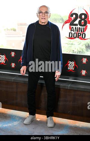 Roma, Latium. Juni 2025. Der britische Regisseur, Drehbuchautor, Filmproduzent und Fernsehproduzent Daniel Francis Boyle, genannt Danny, nimmt 28 Jahre später am Fotoaufruf des Films im Hotel Eden Teil. Rom (Italien), 11. Juni 2025 Credit: massimo insabato/Alamy Live News Stockfoto