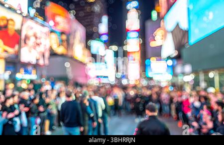 Times Square in New York City bei Nacht. Stockfoto