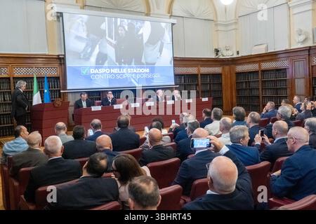 Roma, Italien. Juni 2025. convegno della LEGA dal titolo „I contenuti del decreto Sicurezza“. Senato A Roma, Mercoledi 11 Giugno 2025 (Foto Mauro Scrobogna/LaPresse) Konferenz der LEGA mit dem Titel "Inhalt des Sicherheitsdekrets". Senat in Rom Mittwoch, 11. Juni 2025. (Foto: Mauro Scrobogna/LaPresse) Credit: LaPresse/Alamy Live News Stockfoto