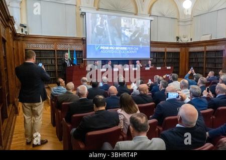 Roma, Italien. Juni 2025. convegno della LEGA dal titolo „I contenuti del decreto Sicurezza“. Senato A Roma, Mercoledi 11 Giugno 2025 (Foto Mauro Scrobogna/LaPresse) Konferenz der LEGA mit dem Titel "Inhalt des Sicherheitsdekrets". Senat in Rom Mittwoch, 11. Juni 2025. (Foto: Mauro Scrobogna/LaPresse) Credit: LaPresse/Alamy Live News Stockfoto