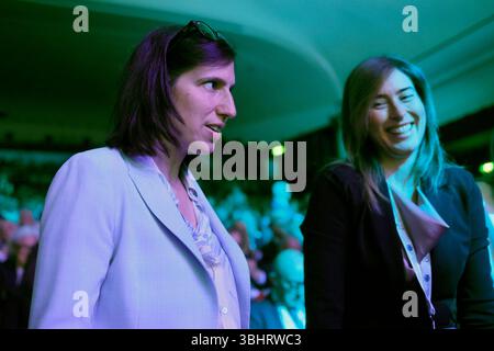 Roma, Italien. Juni 2025. La segretaria del PD Elly Schlein e la deputata di Italia Viva Maria Elena Boschi all' Assemblea annuale di Confcommercio Roma -Italia - Mercoledì 11 Giugno 2025 - Politica - (Foto di Cecilia Fabiano/LaPresse) Parteisekretärin Elly Schlein und Italia Viva Maria Elena Boschi, auf der Confcommercio-Jahresversammlung Rom-Italien - Mittwoch, 11. Juni 2025 - Italien - Mittwoch, 11. Juni 2015 - Politica - Politica - Foto von Laecilia Presse (Foto von Laecilia Live Presse) Stockfoto