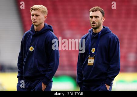 Aktenfoto vom 06.06.2025 von Andy Irving und Josh Doig (links). West-Ham-Mittelfeldspieler Andy Irving reflektierte über ein „perfektes“ Schottland-Debüt, nachdem er gleichzeitig mit dem Grundschulfreund Josh Doig antrat. Ausgabedatum: Mittwoch, 11. Juni 2025. Stockfoto