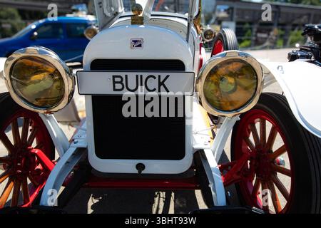 Vorderansicht eines Vintage White Buick Car Stockfoto