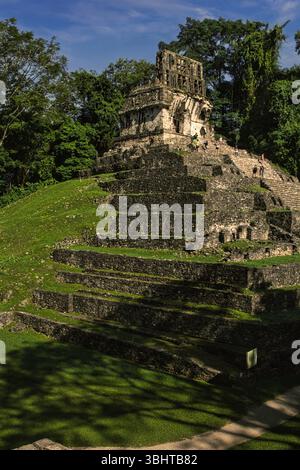 Alte Maya-Ruinen von Palenque in Chiapas, Mexiko, UNESCO-Weltkulturerbe umgeben von Dschungel und Geschichte. Stockfoto