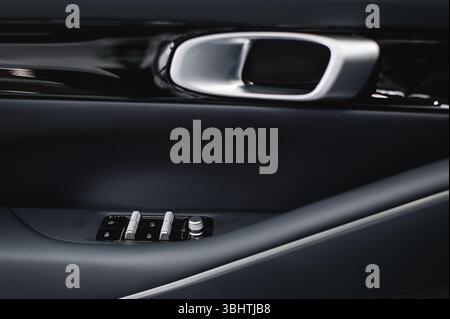 Türinnengriff in einem Auto. Hochwertige Fotos Stockfoto