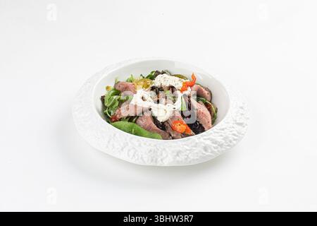 Roastbeef Salat mit Stracciatella und Tomaten Stockfoto