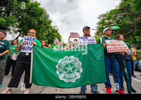 Manila, Manila, Philippinen. Juni 2025. Demonstranten halten Schilder, die die Regierung auffordern, der Konstitution zu folgen, während sie gegen die Amtsenthebung von Vizepräsidentin Sarah Duterte im Senat der Philippinen protestieren. (Kreditbild: © Jyor so/ZUMA Press Wire) NUR REDAKTIONELLE VERWENDUNG! Nicht für kommerzielle ZWECKE! Stockfoto