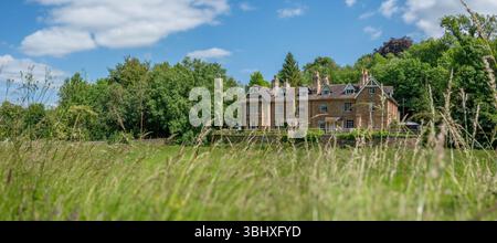Das Dorf von Pleasley Tal auf der Nottinghamshire, Derbyshire für die Mühle-Arbeiter im 19. Jahrhundert gebaut. Stockfoto