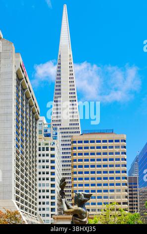 Blick auf das Finanzviertel in der Innenstadt vom Portsmouth Square, San Francisco, Kalifornien, USA Stockfoto